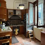 Cozy Near Como, Sleeps For 2 Apartment