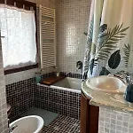 Cozy Near Como, Sleeps For 2 *