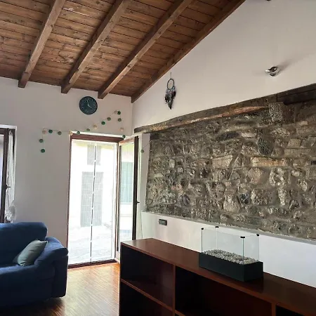 Cozy Near Como, Sleeps For 2 Apartment